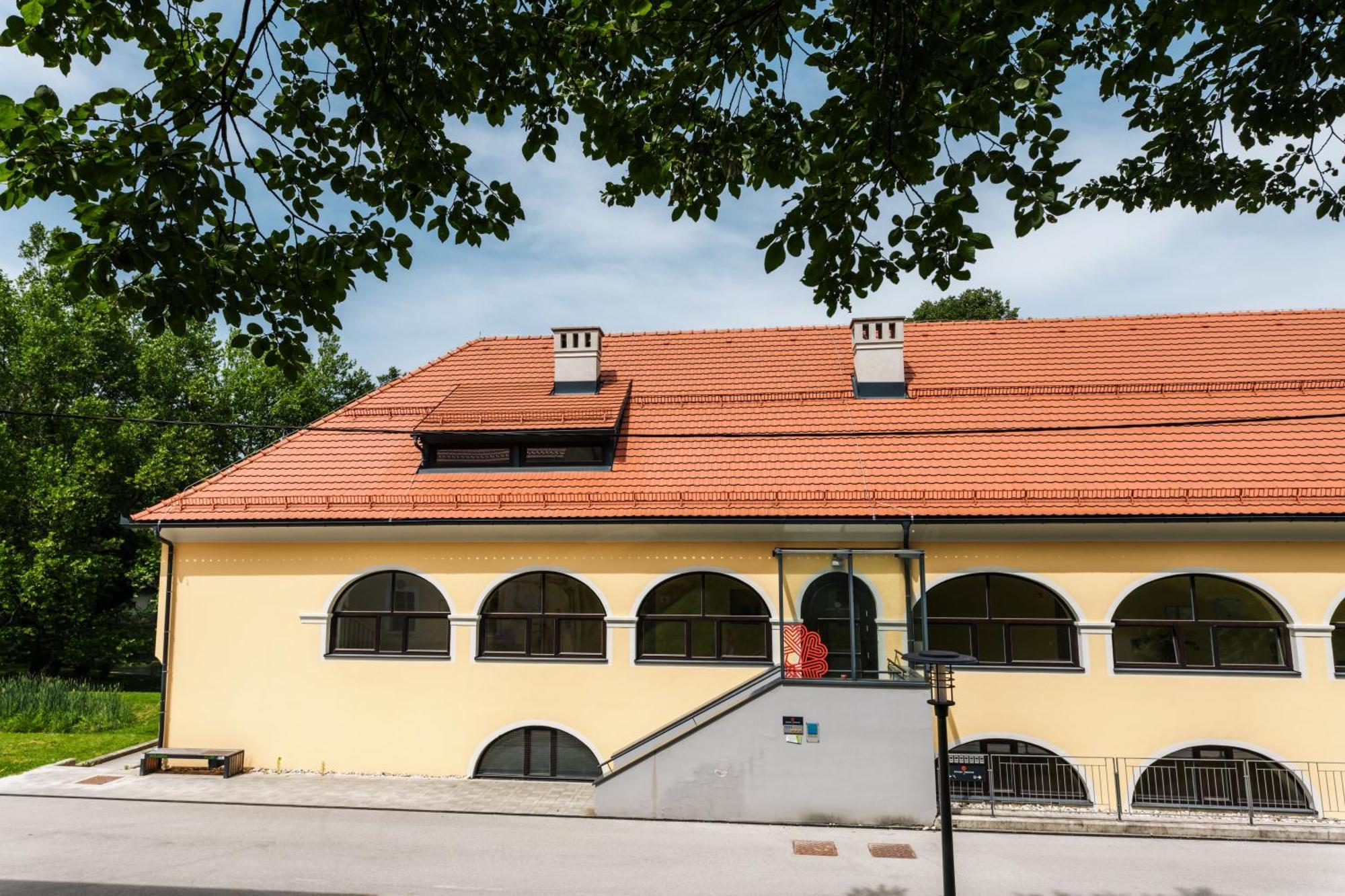 Slovenske Konjice Dvorec Trebnik - Sobe מראה חיצוני תמונה